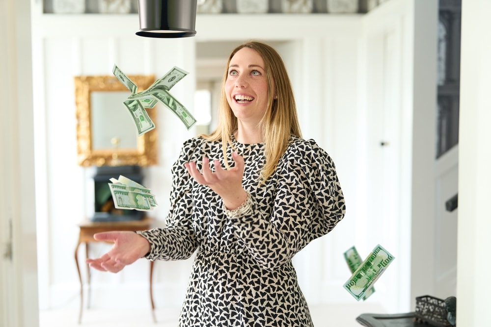 Digital marketing agency Christchurch account manager catching money from a sales funnel